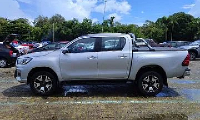 Toyota Hilux 2.8 Srx...