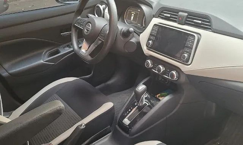 Nissan Versa Advance...