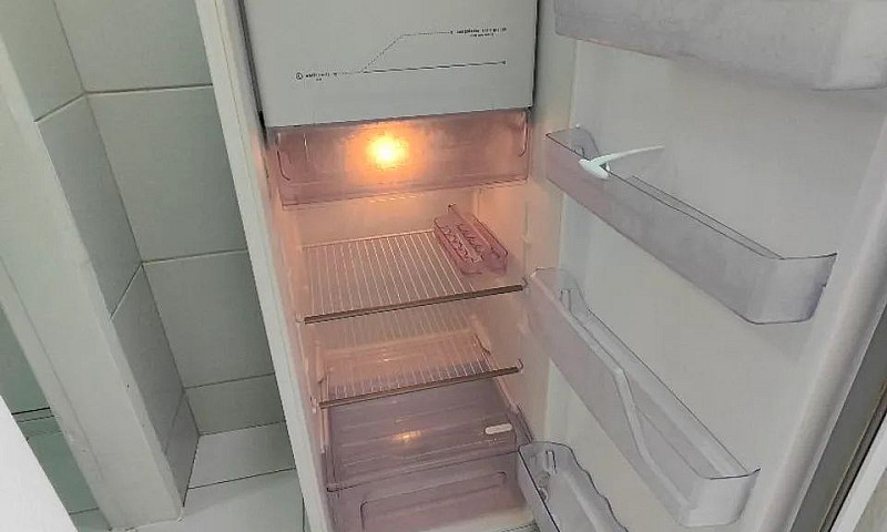 Kitnet A 100 Metros ...