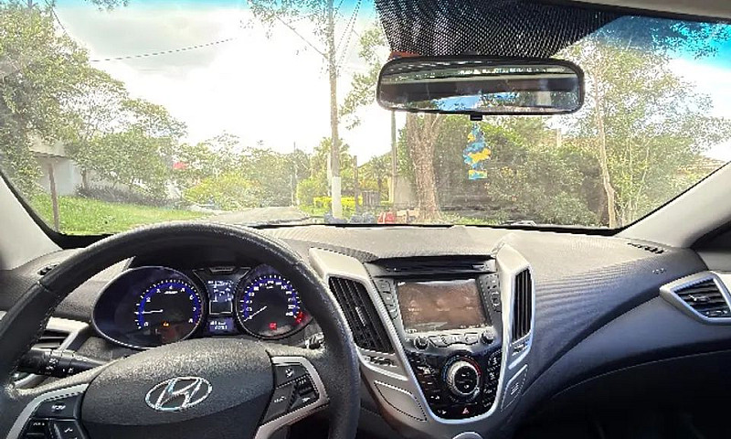 Hyundai Veloster 1.6...
