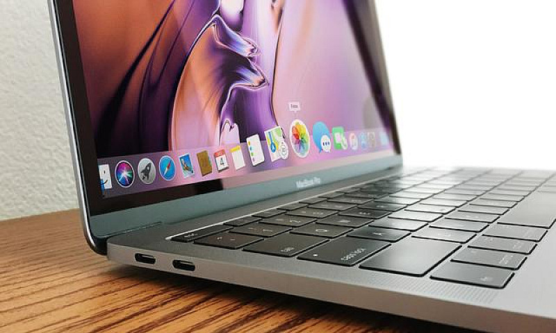Macbook Pro Retina 1...