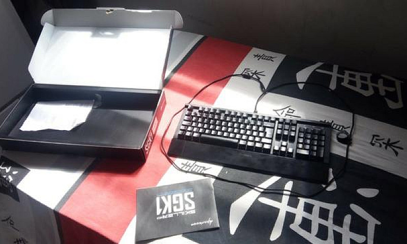 Teclado Mecânico Ilu...