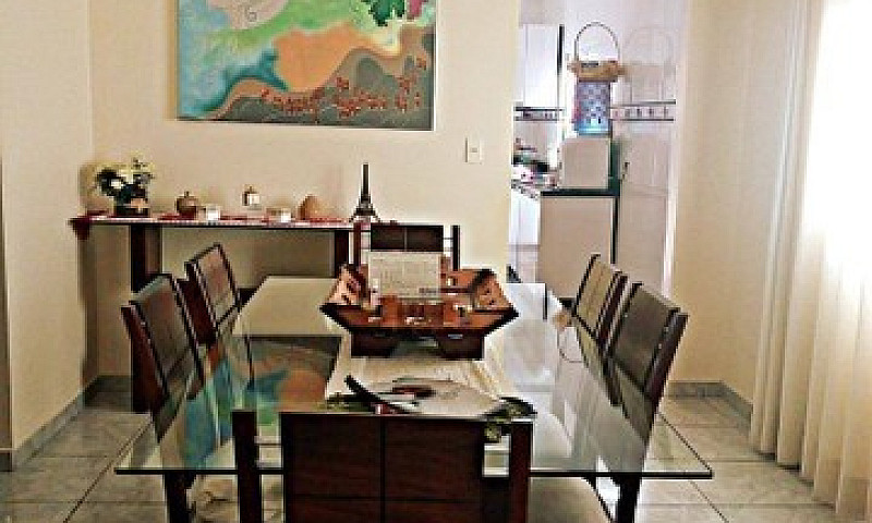 Casa Com 4 Dormitóri...