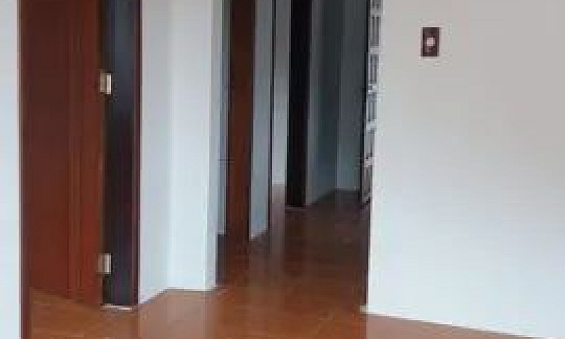 Alugo Casa No Boehme...
