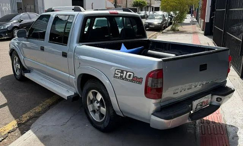 Chevrolet S10 Pick-U...