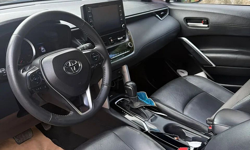 Toyota Corolla Cross...