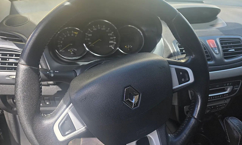 Renault Fluence Sed....