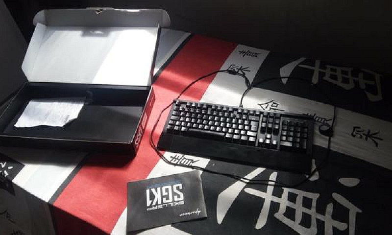 Teclado Mecânico Ilu...