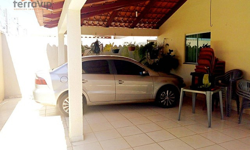 Casa Com 4 Dormitóri...