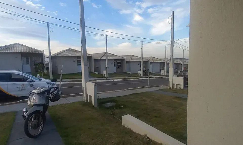 Casa Com 2 Dormitóri...