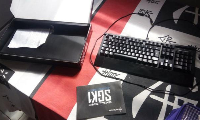 Teclado Mecânico Ilu...