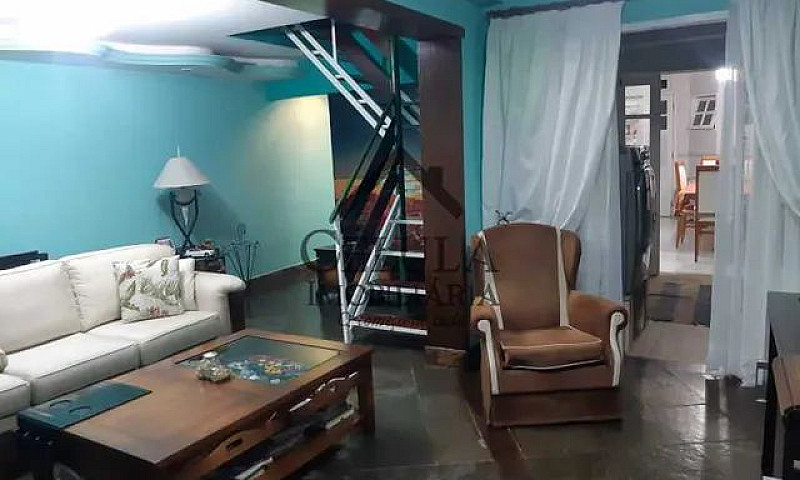 Casa Em Condomínio-À...