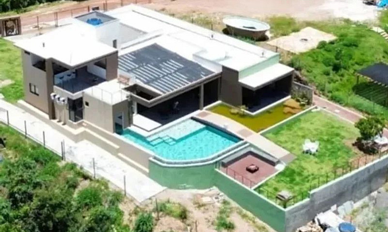 Casa À Venda Com Vis...