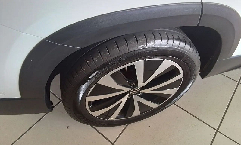 Volkswagen Taos High...
