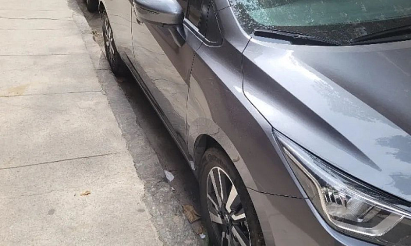 Nissan Versa Advance...