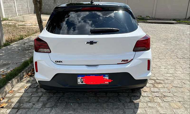 Chevrolet Onix Hatch...