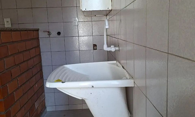 Alugo Casa 3 Quartos...