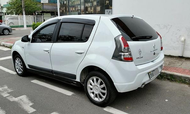 Sandero Privilege 1....