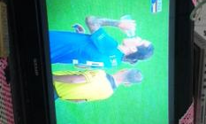 Vendo Televisão E Co...