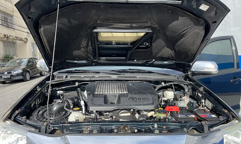 Hilux Srv 3.0 Aut 4X...