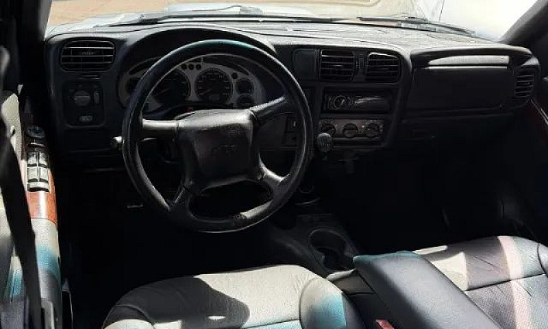 Chevrolet S10 Pick-U...