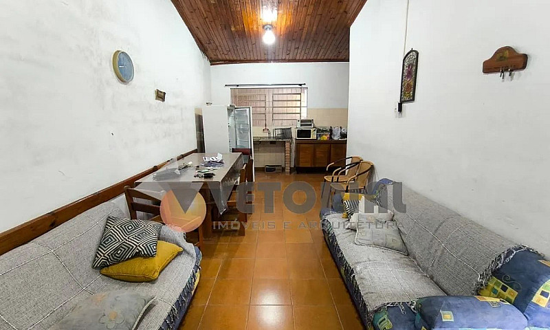 Casa Com 02 Dormitór...