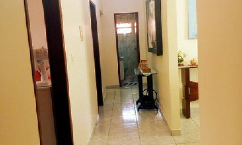 Casa Com 4 Dormitóri...