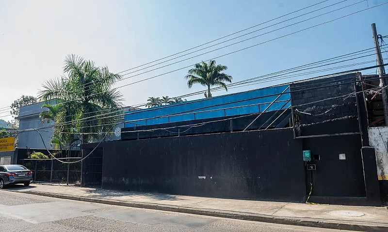 Galpão Com 1700 M2 C...