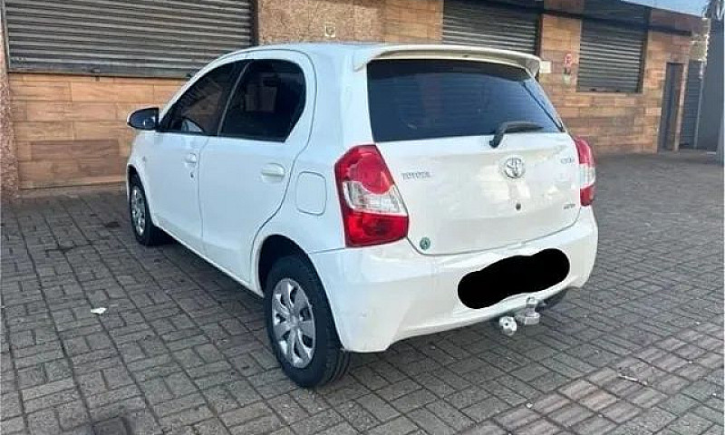 Vendo Toyota Etios 2...