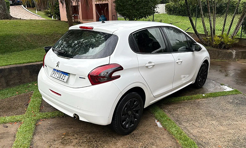 Peugeot 208 Active 1...