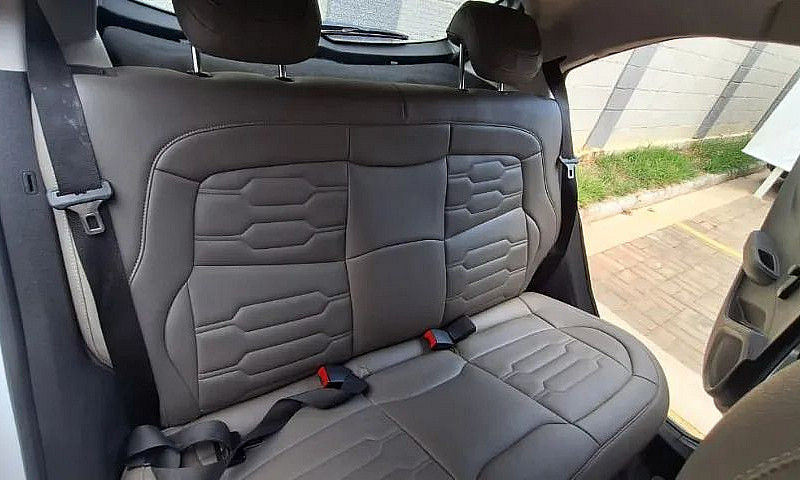 Chevrolet Onix Hatch...