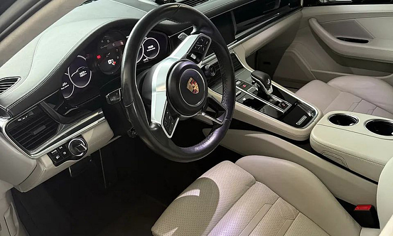 Porsche Panamera Tur...