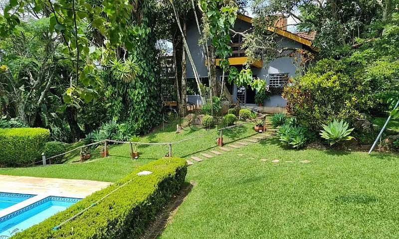 Casa À Venda Com 3 Q...