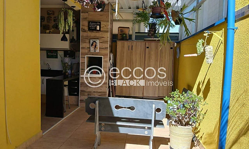 Casa Em Condomínio À...