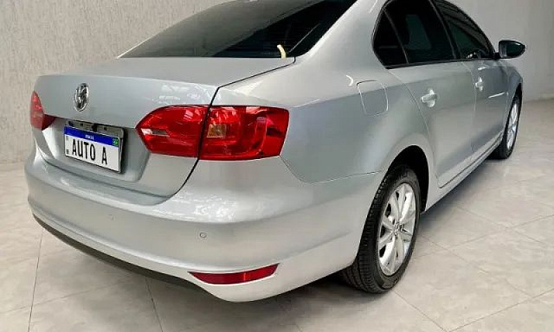 Volkswagen Jetta Com...