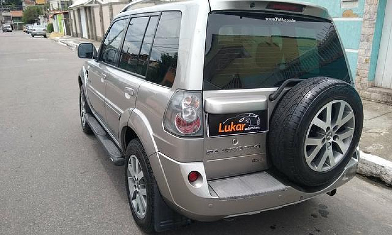 Mitsubishi Pajero Tr...