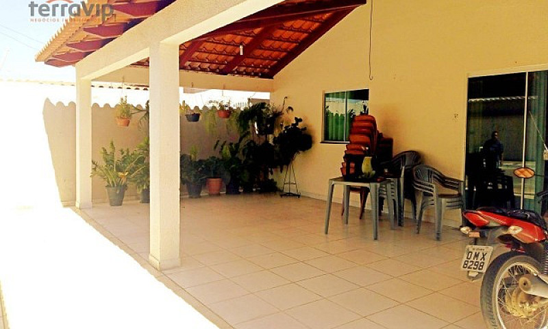 Casa Com 4 Dormitóri...
