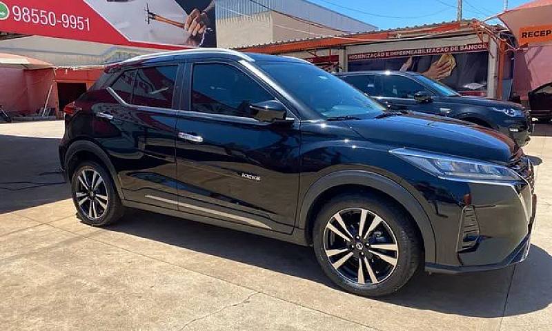 Nissan Kicks Exclusi...