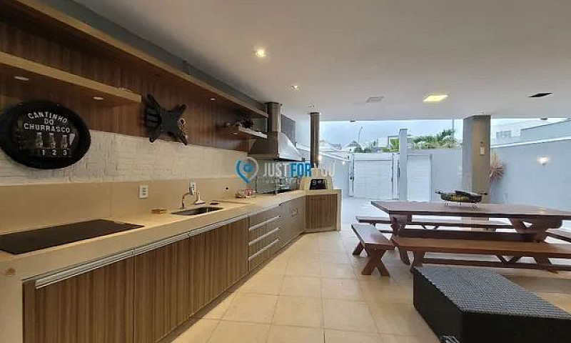 Casa Com 5 Dormitóri...