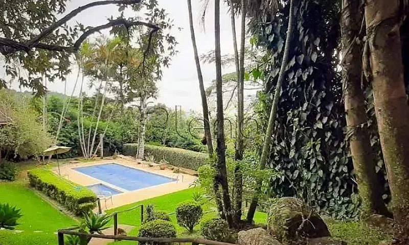 Casa À Venda Com 3 Q...