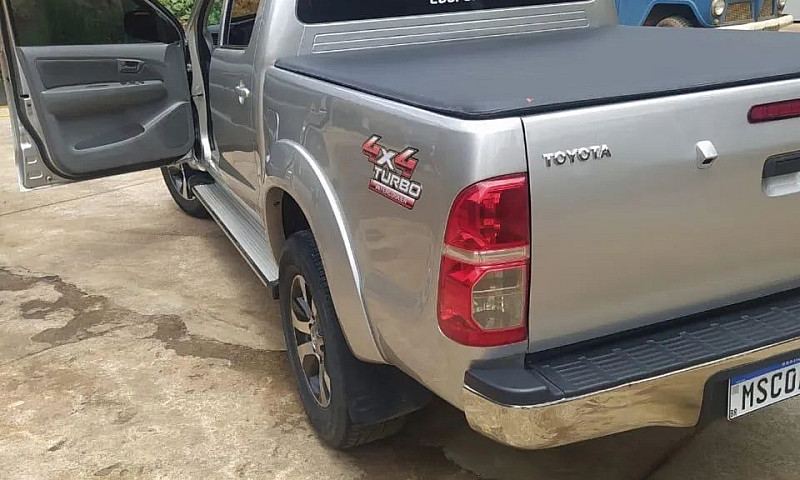 Toyota Hilux Cd Sr D...
