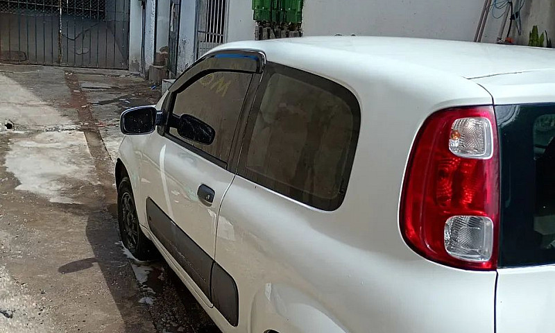 Fiat Uno Vivace 1.0 ...