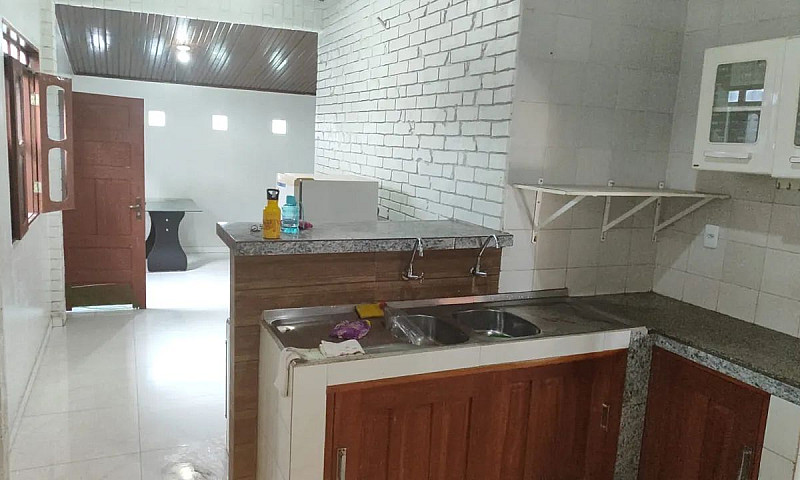 Aluga-Se Casa...