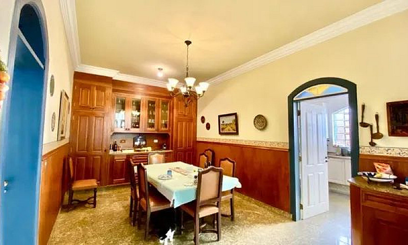 Casa Com 7 Dormitóri...