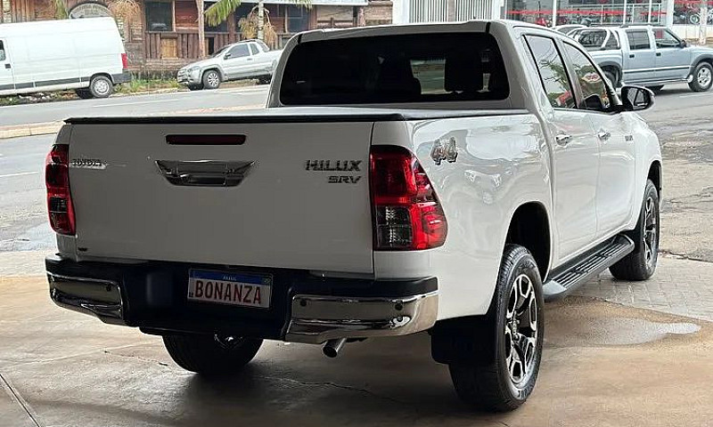 Toyota Hilux Srv 202...