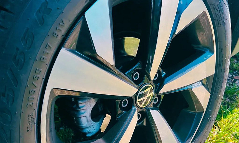 Volkswagen Nivus Hig...