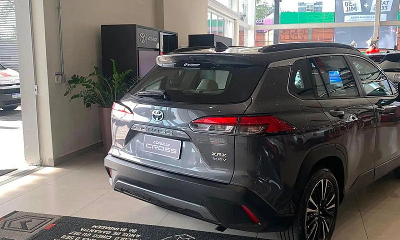 Toyota Corolla Cross...
