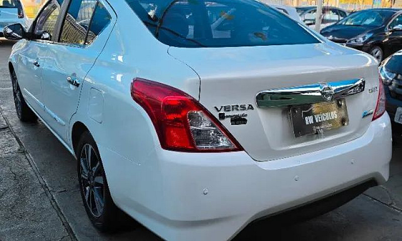 Nissan Versa Sl 1.6 ...