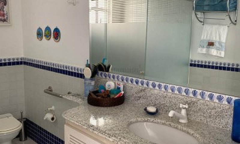 Linda Casa Em Condom...