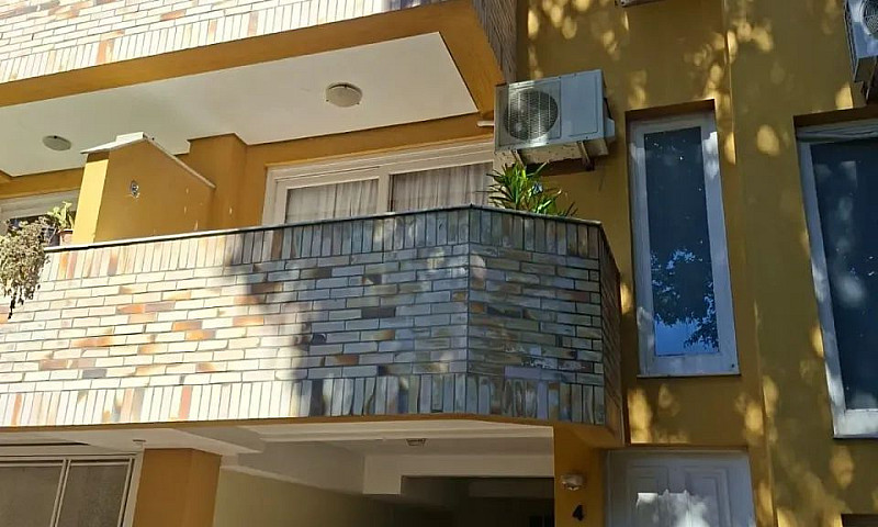 Casa Em Condomínio D...